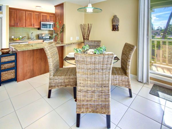 Oceanfront Paradise in West Maui - Relax and Recharge at Our 1-Bedroom Condo