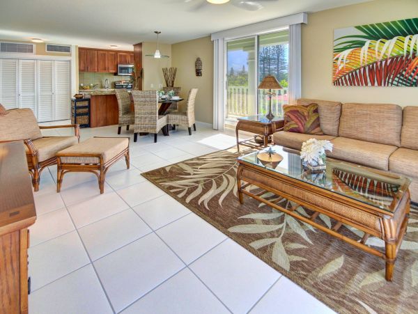 Oceanfront Paradise in West Maui - Relax and Recharge at Our 1-Bedroom Condo