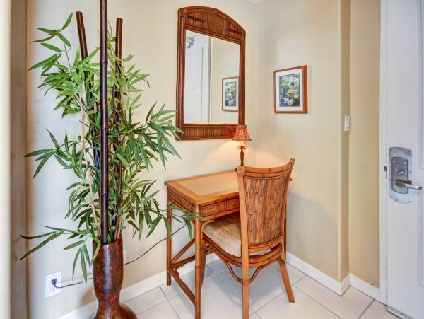 Oceanfront Paradise in West Maui - Relax and Recharge at Our 1-Bedroom Condo