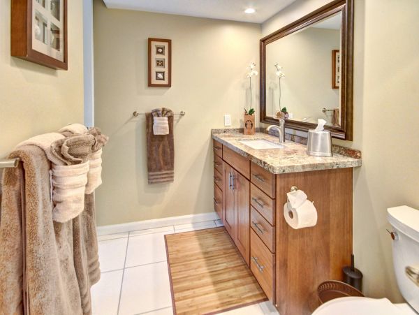 Oceanfront Paradise in West Maui - Relax and Recharge at Our 1-Bedroom Condo