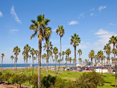 San Diego Vacation Condo Sleeps 4 Guests Short Walk to Beach