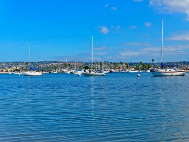 San Diego Vacation Condo Sleeps 4 Guests Short Walk to Beach