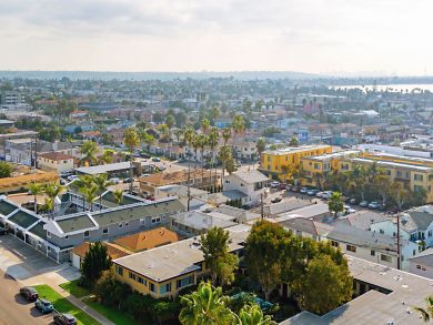 San Diego Vacation Condo Sleeps 4 Guests Short Walk to Beach