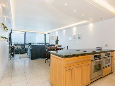 San Diego Vacation Condo Sleeps 4 Guests Short Walk to Beach