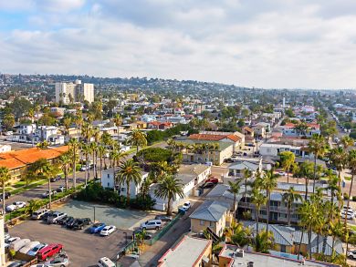 San Diego Vacation Condo Sleeps 4 Guests Short Walk to Beach