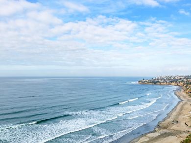 San Diego Vacation Condo Sleeps 4 Guests Short Walk to Beach