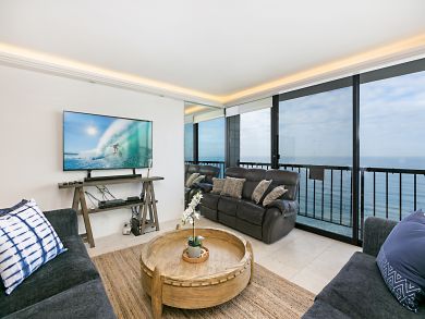 San Diego Vacation Condo Sleeps 4 Guests Short Walk to Beach