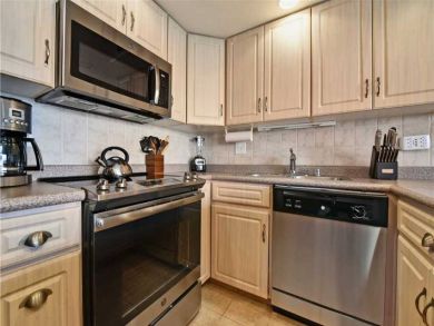 One Bedroom Kaanapali Oceanfront Unit Sleeps 4 Guests