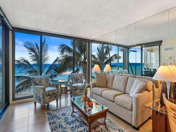 Kaanapali Vacation Rental Condo Sleeps Four Located on Beach