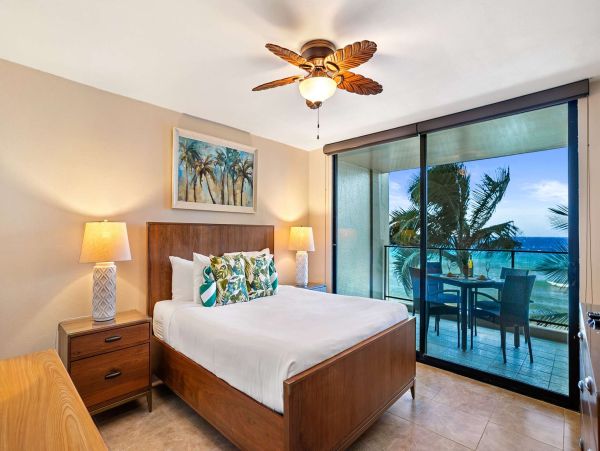 Kaanapali Vacation Rental Condo Sleeps Four Located on Beach