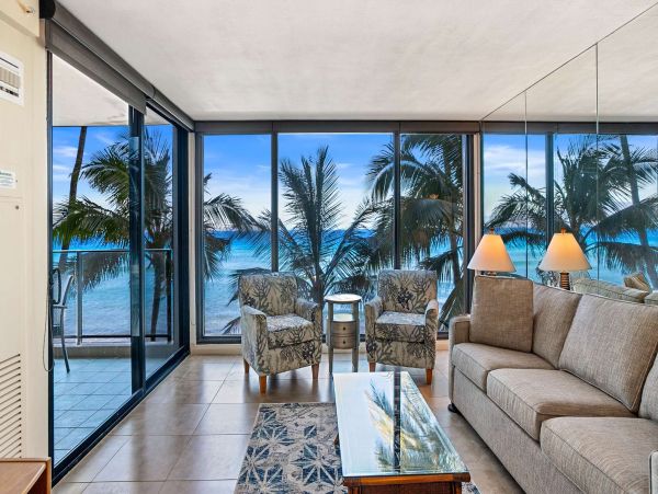 Kaanapali Vacation Rental Condo Sleeps Four Located on Beach