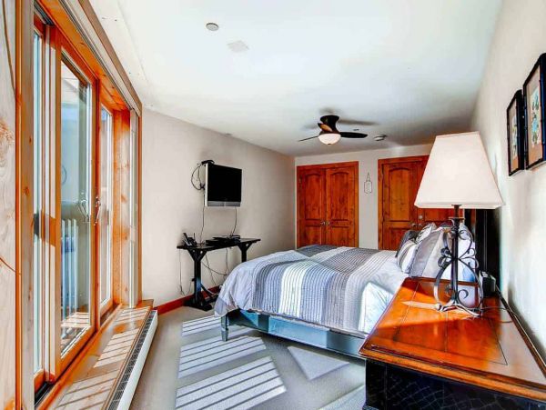 Vail Vacation Condo Sleeps 8 Guests Walk to Lifts Great View