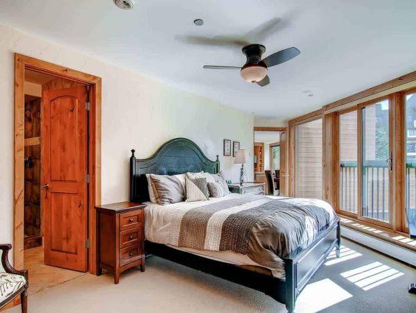 Vail Vacation Condo Sleeps 8 Guests Walk to Lifts Great View