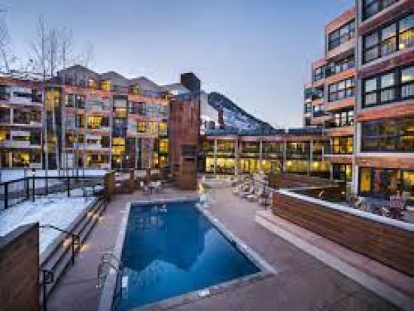 Vail Vacation Condo Sleeps 8 Guests Walk to Lifts Great View