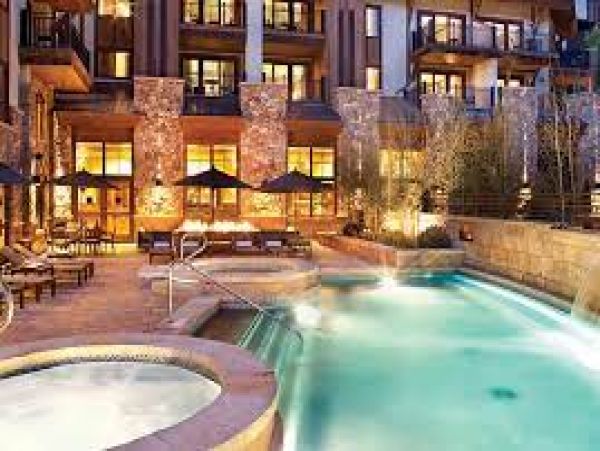 Vail Vacation Condo Sleeps 8 Guests Walk to Lifts Great View