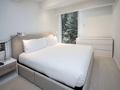 Vail Vacation Rental Condo Three Bedrooms Walk to Ski Lifts