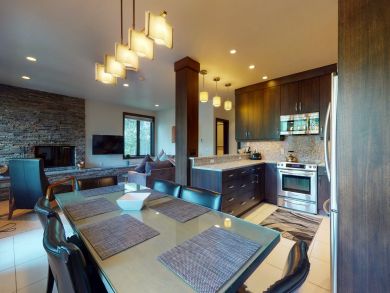 Vail Vacation Rental Condo Three Bedrooms Walk to Ski Lifts