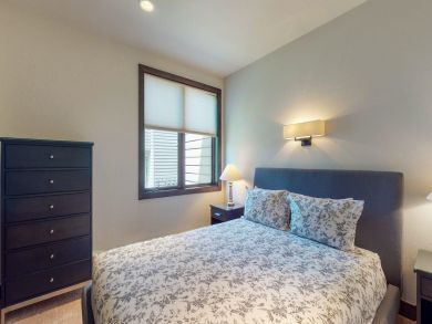 Vail Vacation Rental Condo Three Bedrooms Walk to Ski Lifts