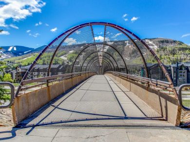 Vail Vacation Rental Condo Three Bedrooms Walk to Ski Lifts