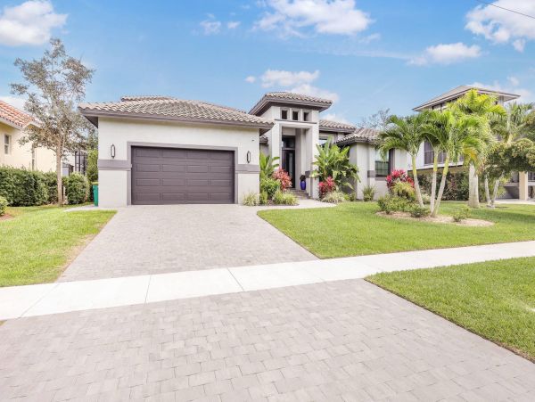 Marco Island Vacation Rental Near Tigertail Beach Waterfront Home