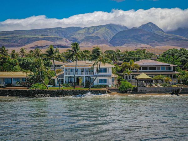 Lahaina Stunning Beachfront Vacation Home With Private Pool