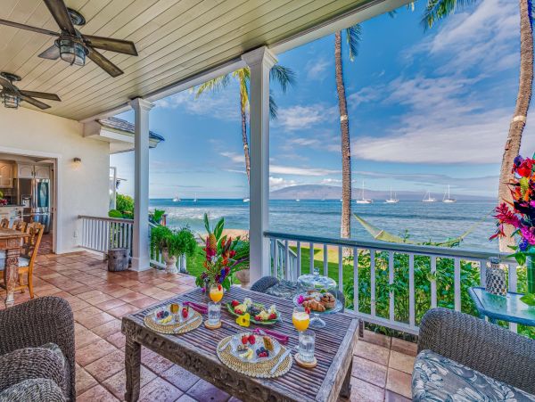 Lahaina Stunning Beachfront Vacation Home With Private Pool