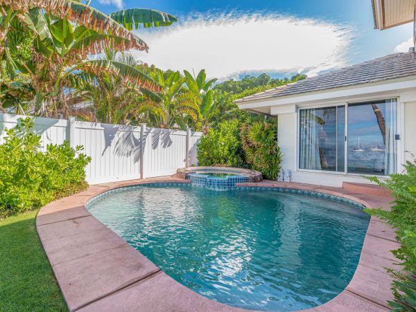 Lahaina Stunning Beachfront Vacation Home With Private Pool
