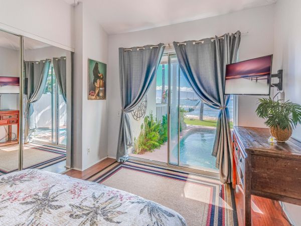Lahaina Stunning Beachfront Vacation Home With Private Pool