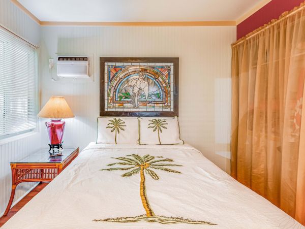 Lahaina Stunning Beachfront Vacation Home With Private Pool