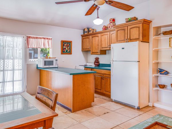 Lahaina Stunning Beachfront Vacation Home With Private Pool