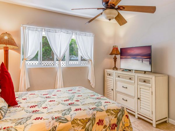 Lahaina Stunning Beachfront Vacation Home With Private Pool