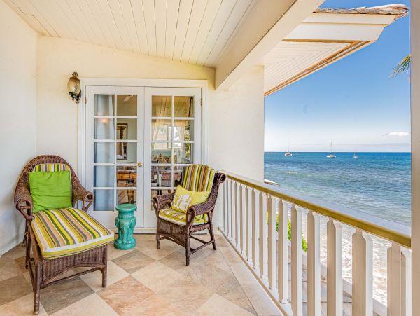 Lahaina Stunning Beachfront Vacation Home With Private Pool
