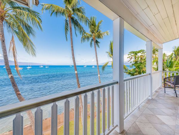 Lahaina Stunning Beachfront Vacation Home With Private Pool