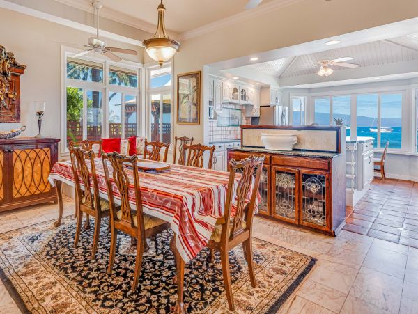 Lahaina Stunning Beachfront Vacation Home With Private Pool