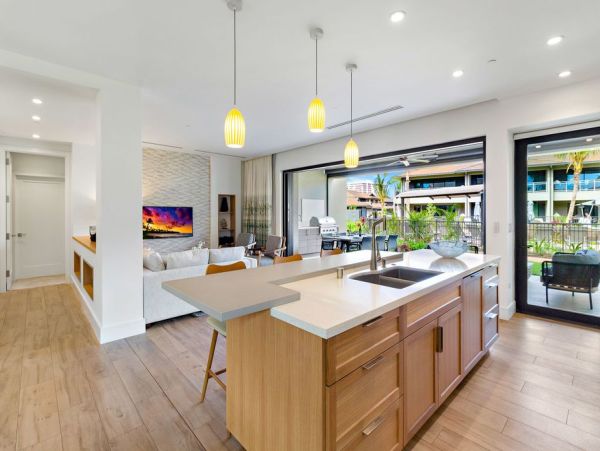 Lahaina Luxury Vacation Rental 9 Bedrooms Sleeps 24 Guests