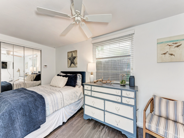 Charming Beach Retreat on Lido Key with Private Pool and Prime Location
