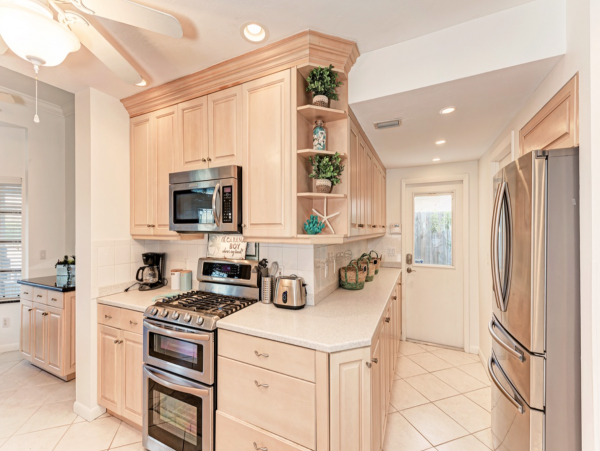 Charming Beach Retreat on Lido Key with Private Pool and Prime Location