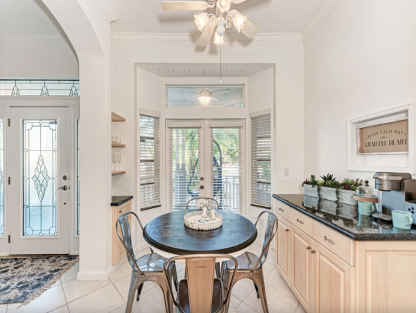 Charming Beach Retreat on Lido Key with Private Pool and Prime Location