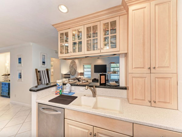 Charming Beach Retreat on Lido Key with Private Pool and Prime Location