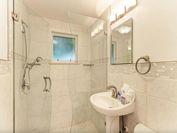 Charming Beach Retreat on Lido Key with Private Pool and Prime Location