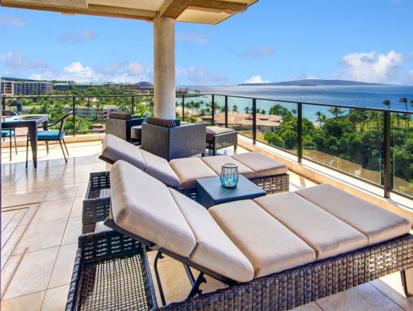 Three Bedroom Ocean Views Vacation Home Penthouse in Wailea