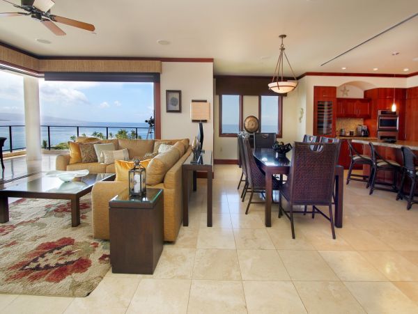 Three Bedroom Ocean Views Vacation Home Penthouse in Wailea