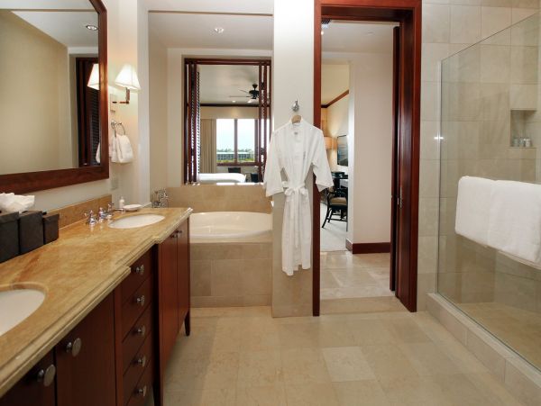 Three Bedroom Ocean Views Vacation Home Penthouse in Wailea