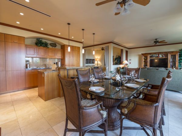 Luxury Vacation Penthouse with Communal Pool Sleeps 6