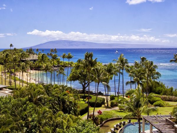 Oceanfront Three Bedroom Vacation Condo in Kapalua