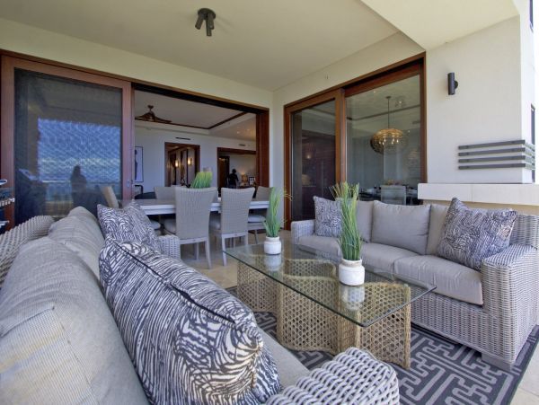 Oceanfront Three Bedroom Vacation Condo in Kapalua