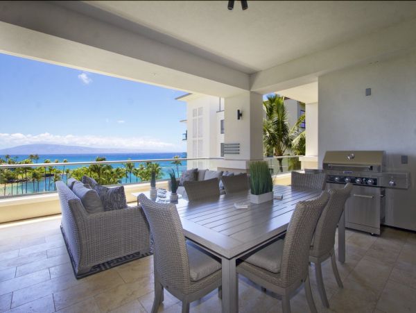 Oceanfront Three Bedroom Vacation Condo in Kapalua