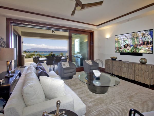 Oceanfront Three Bedroom Vacation Condo in Kapalua