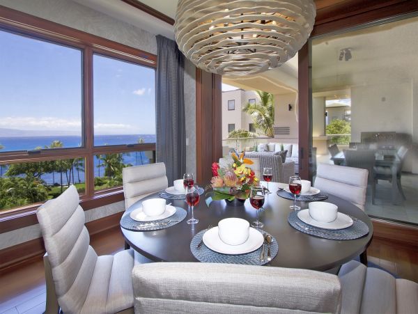 Oceanfront Three Bedroom Vacation Condo in Kapalua