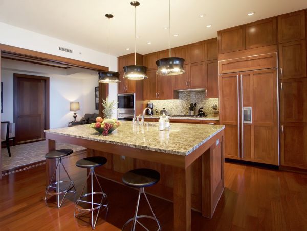 Oceanfront Three Bedroom Vacation Condo in Kapalua